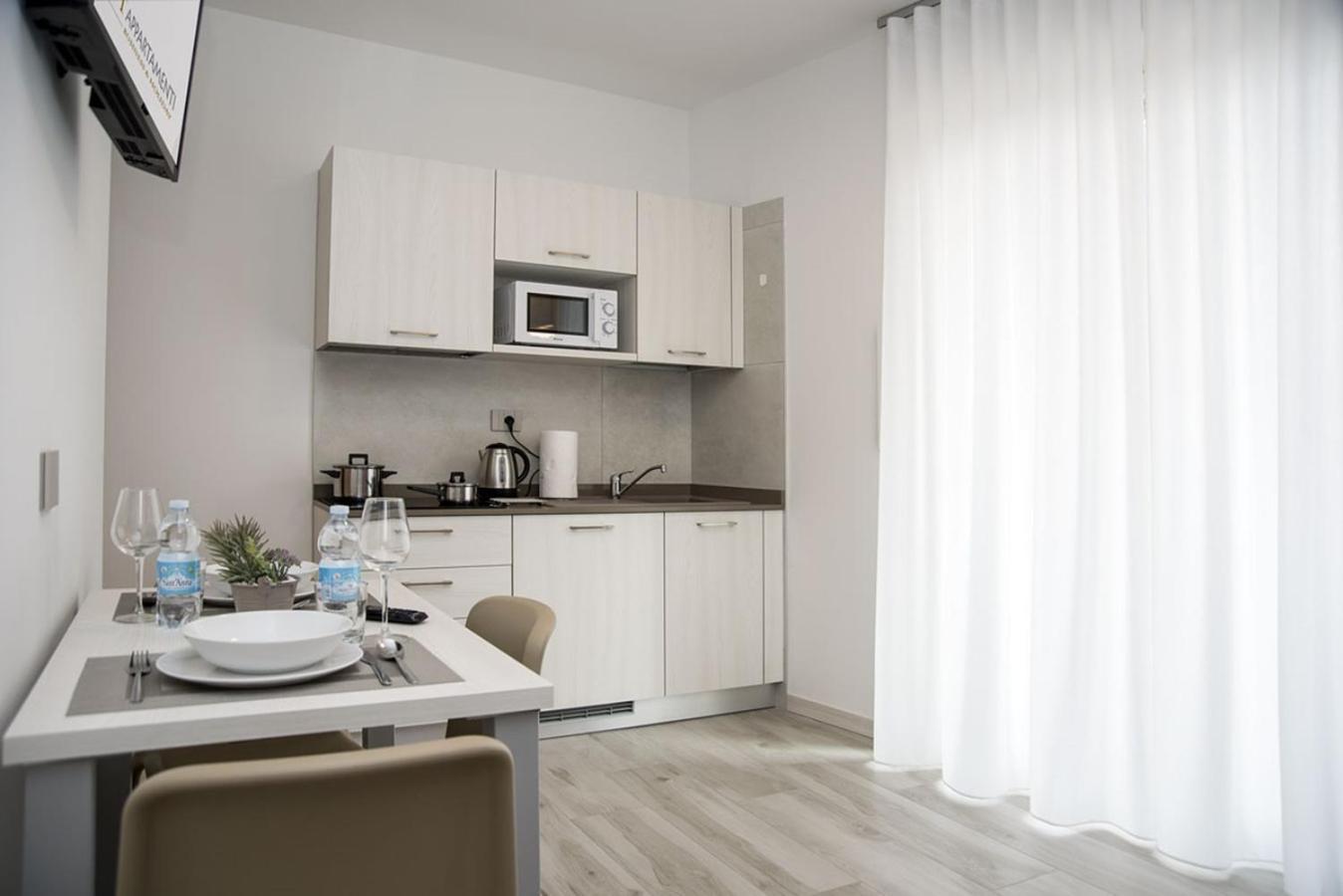 Camelot Appartamenti - Business E Holiday San Martino Buon Albergo Exterior foto