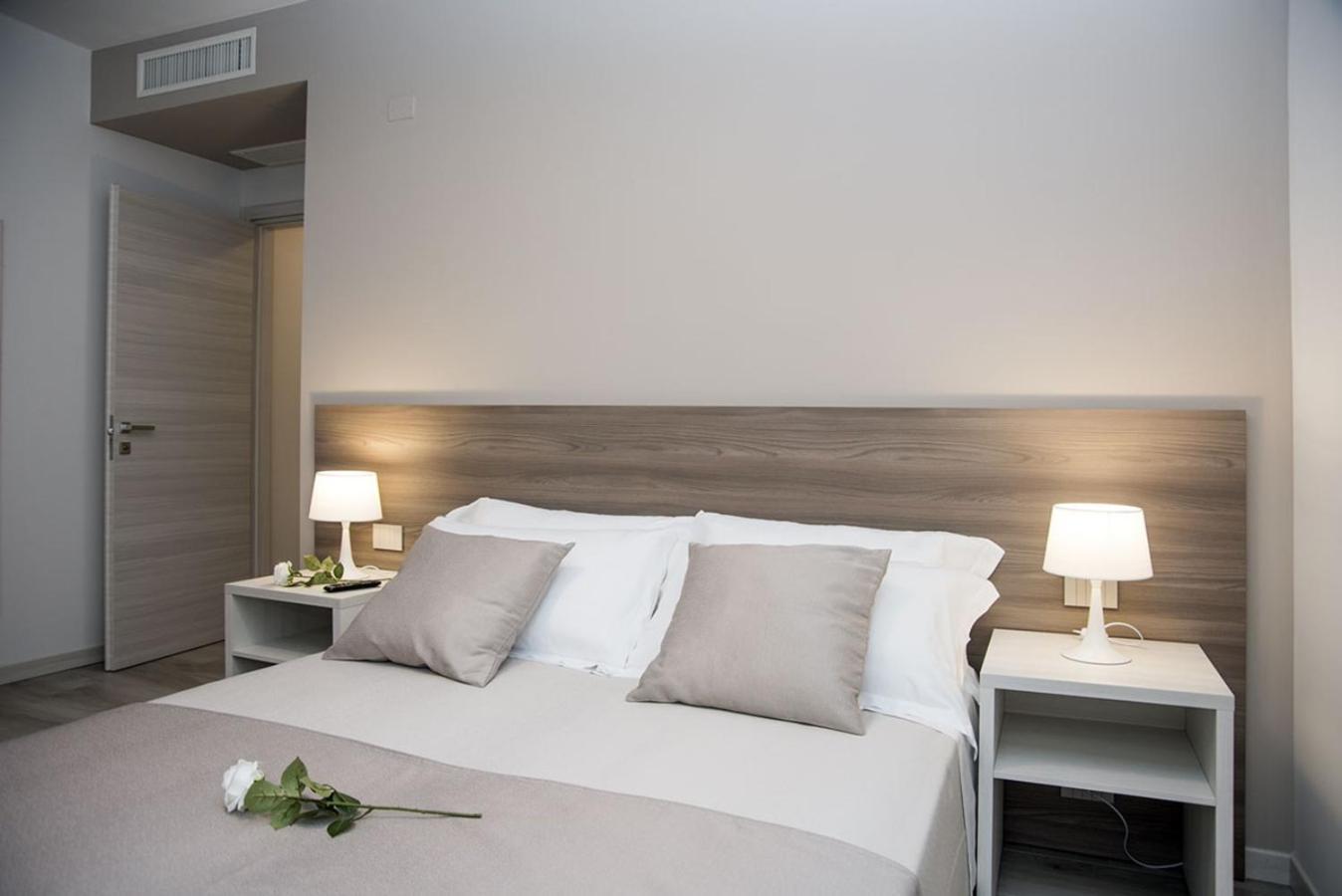 Camelot Appartamenti - Business E Holiday San Martino Buon Albergo Exterior foto